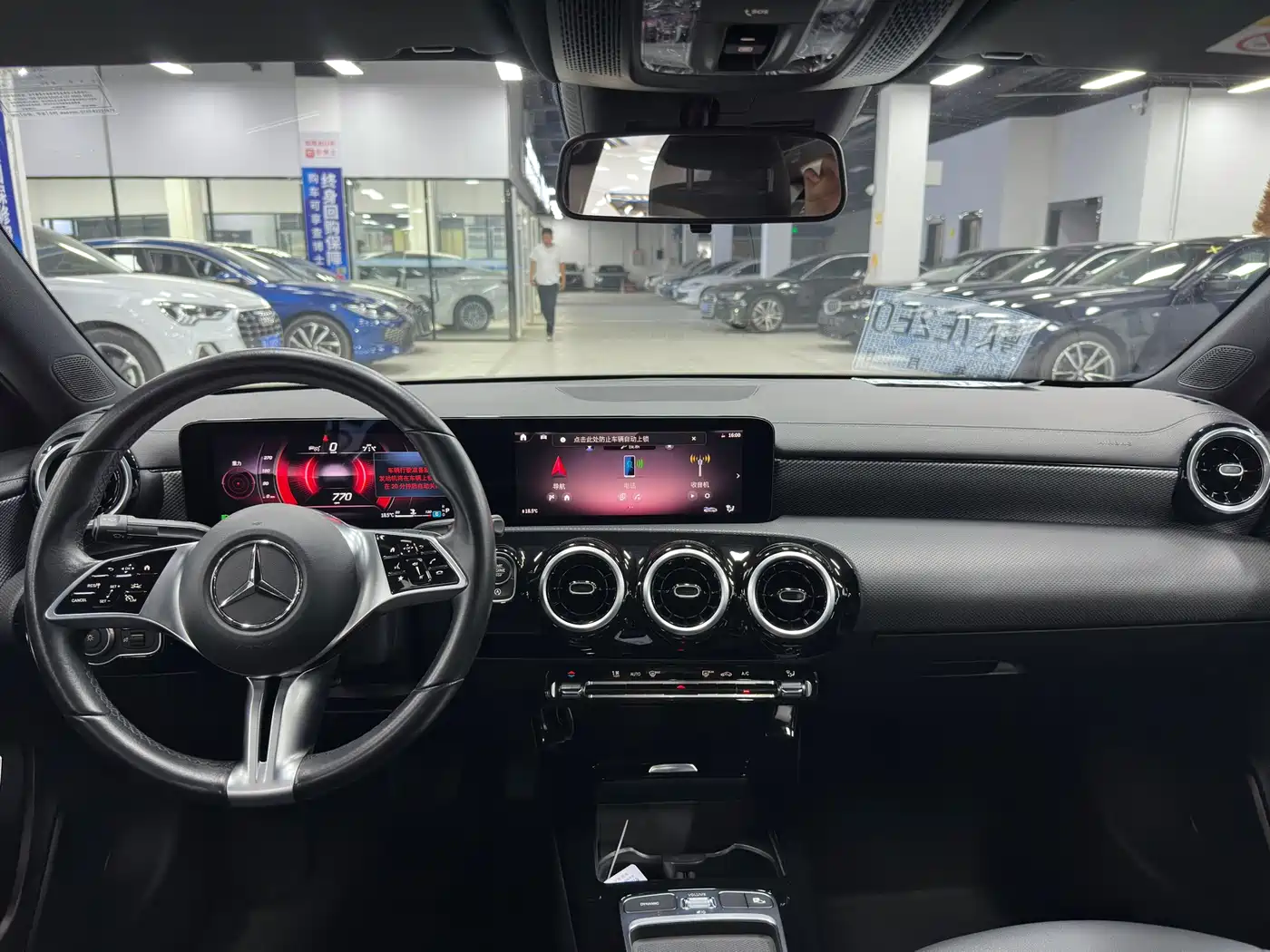 Mercedes-Benz A-Class 2023 A 180 L фото 8