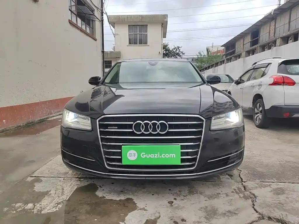 Фото 3 - Audi A8