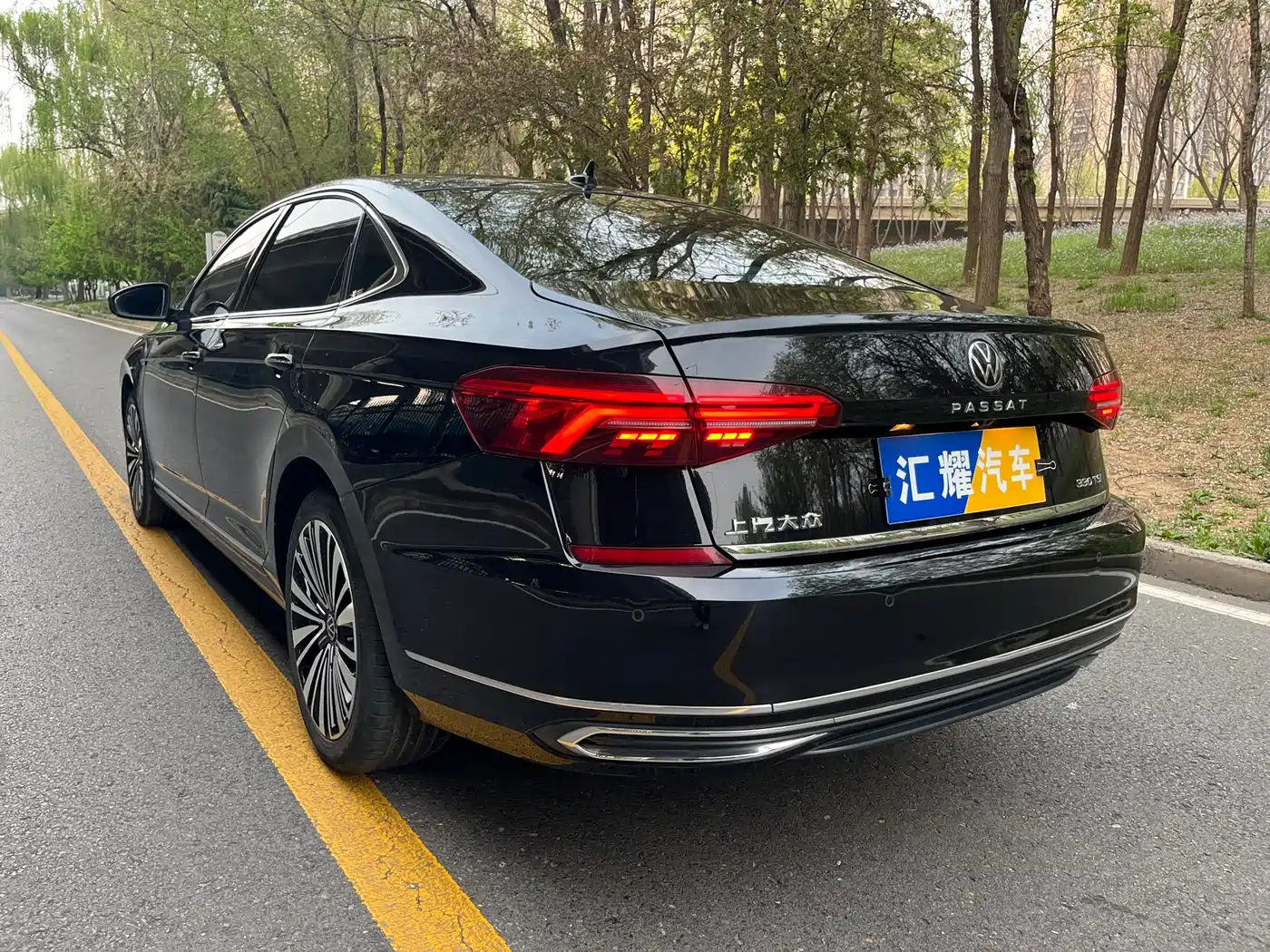 Volkswagen Passat 2021 Model 330TSI Luxury Edition фото 4