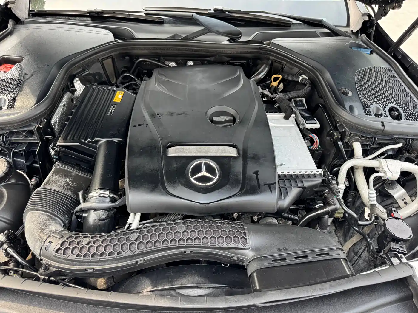 Mercedes-Benz E-Class 2016 E 200 L Sport Type фото 21