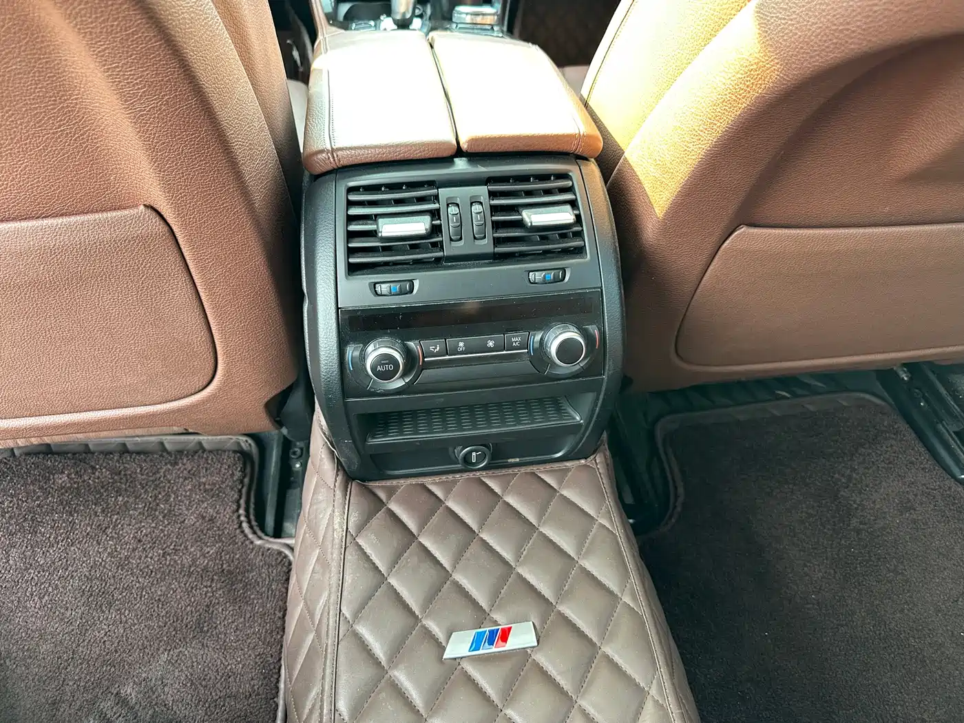 BMW 5 Series 2014 528Li Leading Edition фото 10