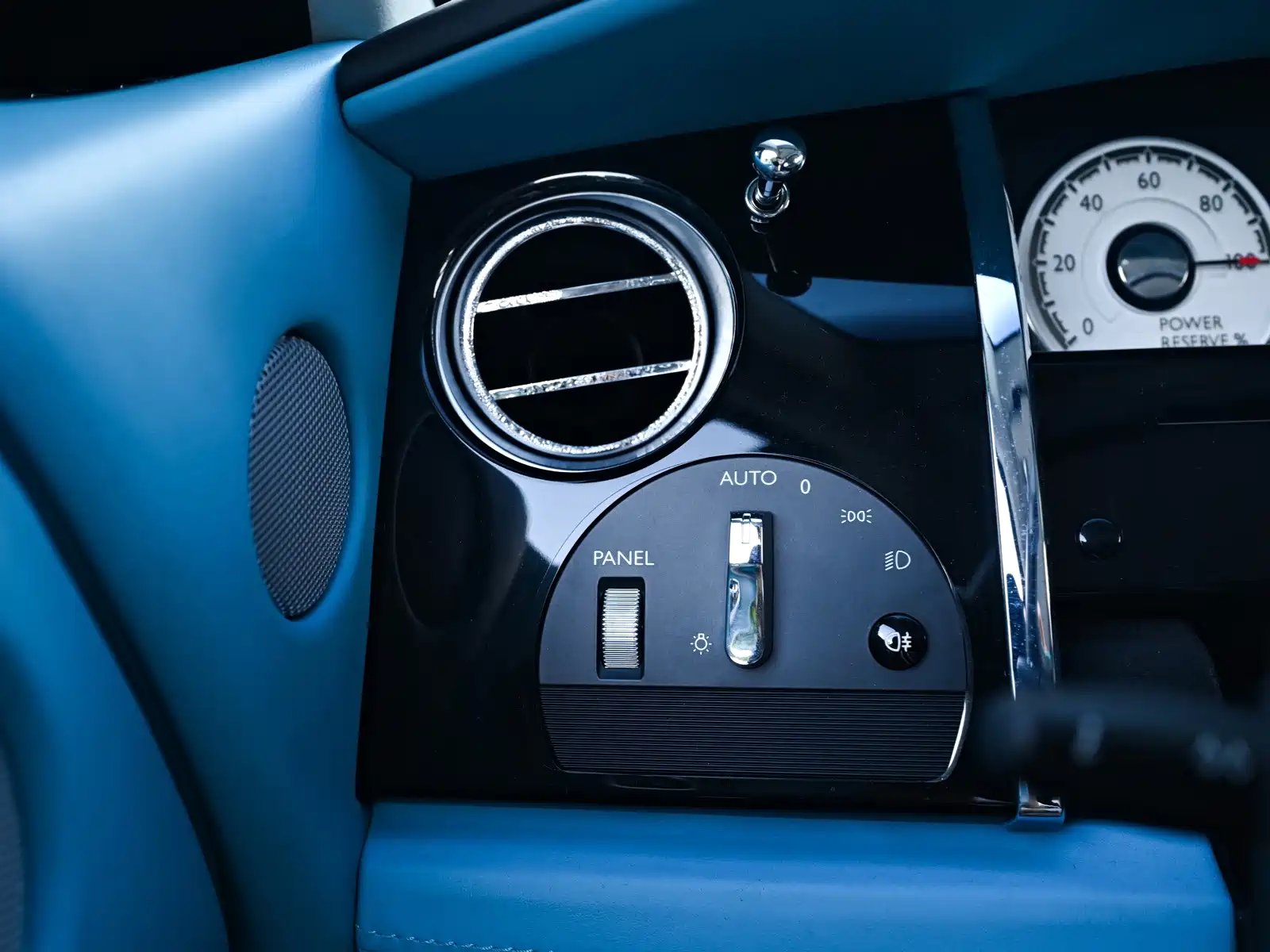 Фото 16 - Rolls-Royce Wraith