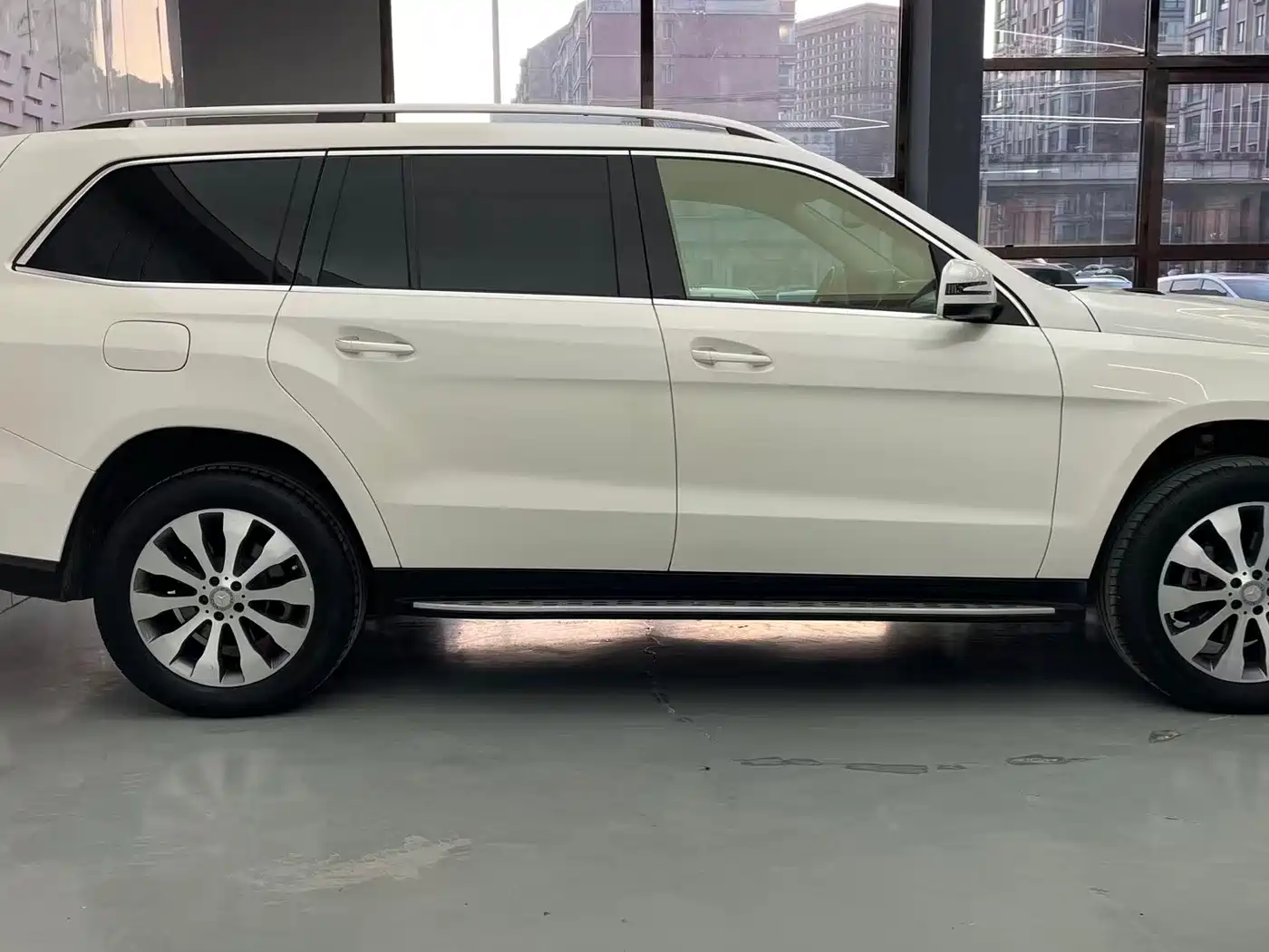 Mercedes-Benz GLS 2016 GLS 400 4MATIC Luxury фото 4