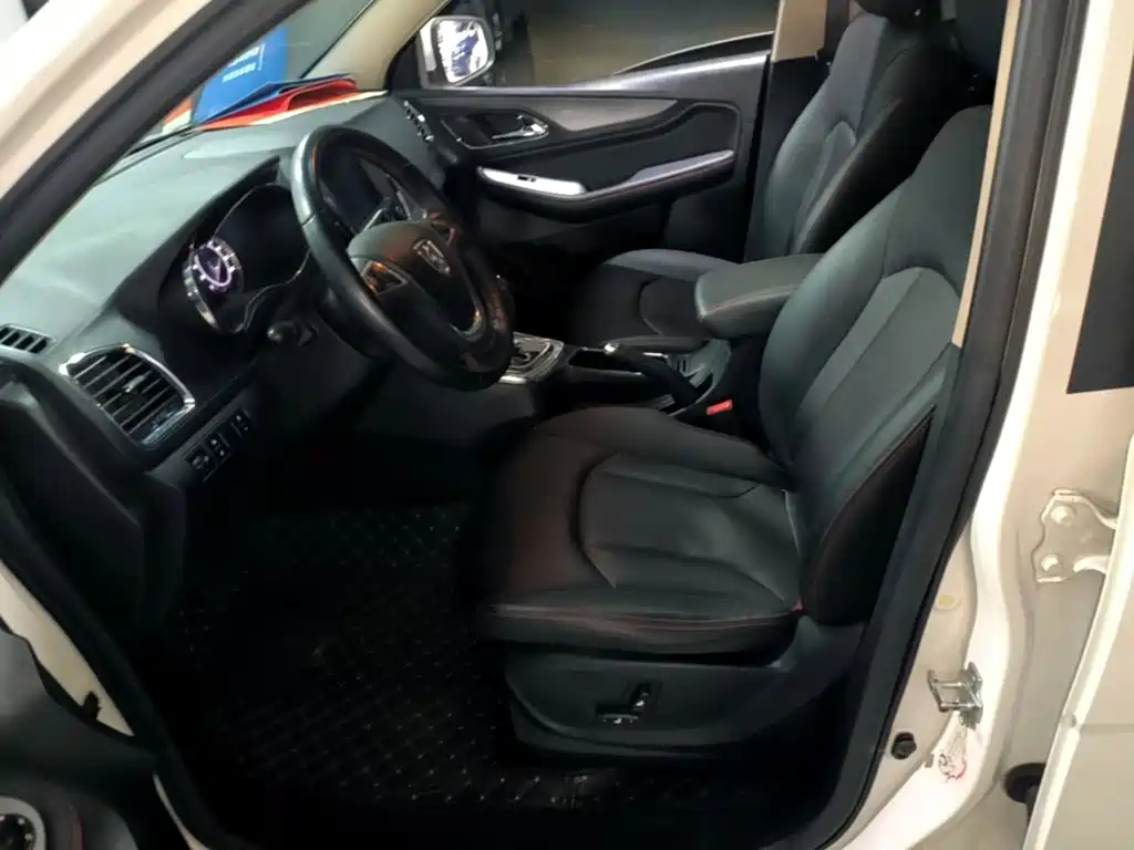 Baojun 560 2017 2016 1.8L iAMT Luxury