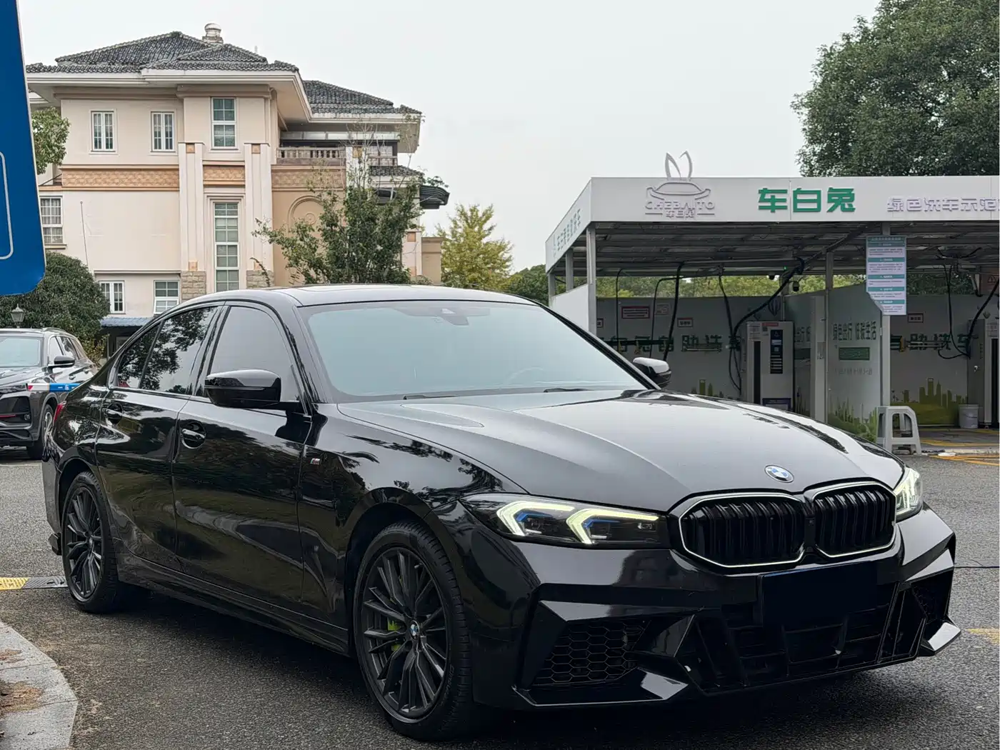 BMW 3 Series 2023 325i M Sport Black Night Package фото 3