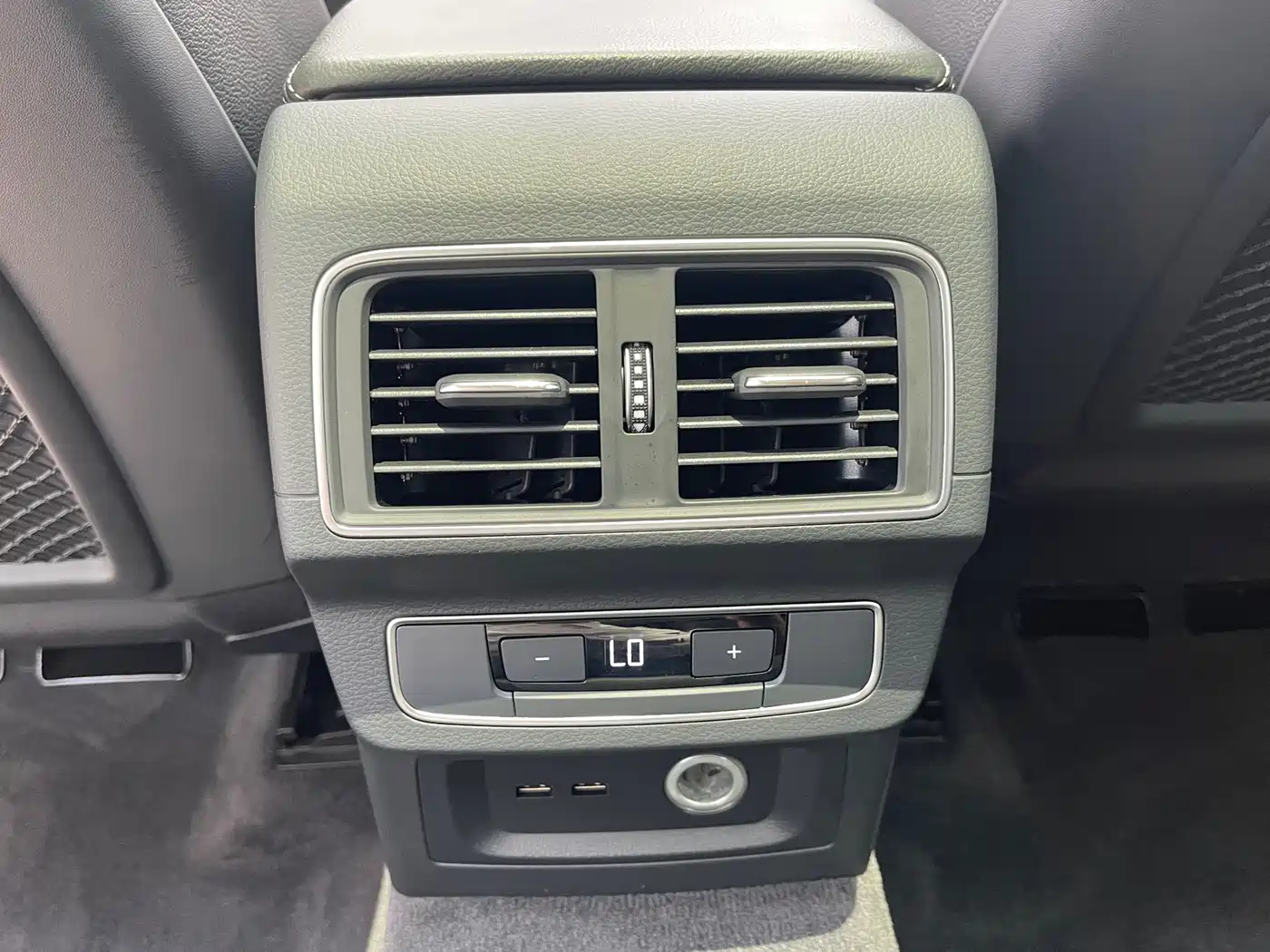 Audi Q5L 2020 Facelift 40 TFSI Honor Fashion фото 17