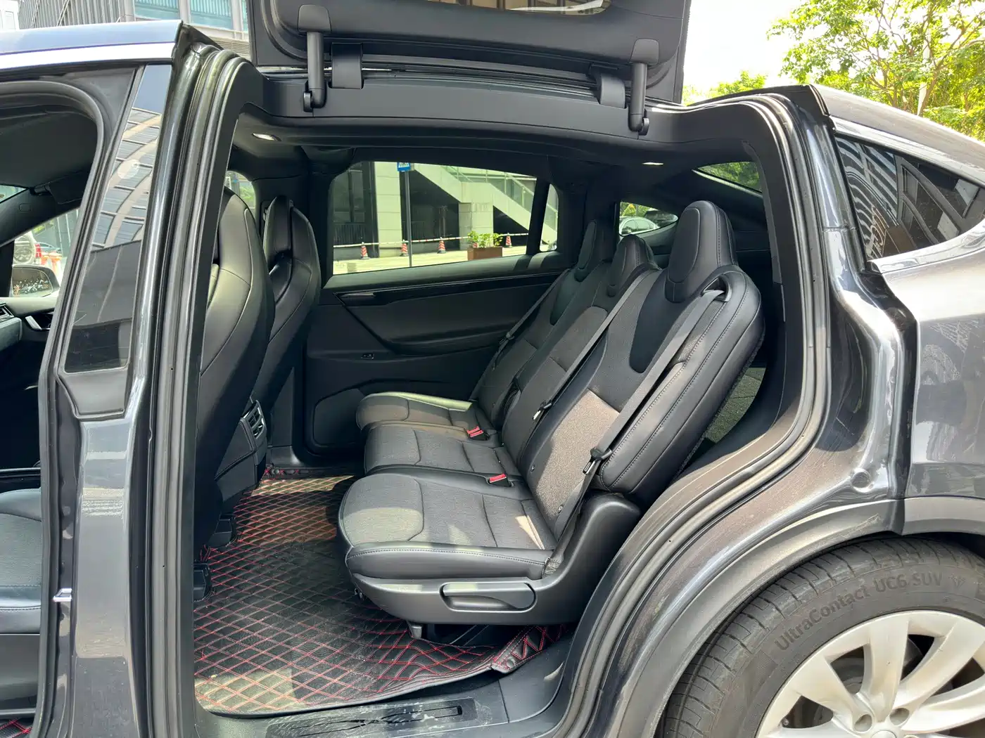Фото 10 - Tesla Model X