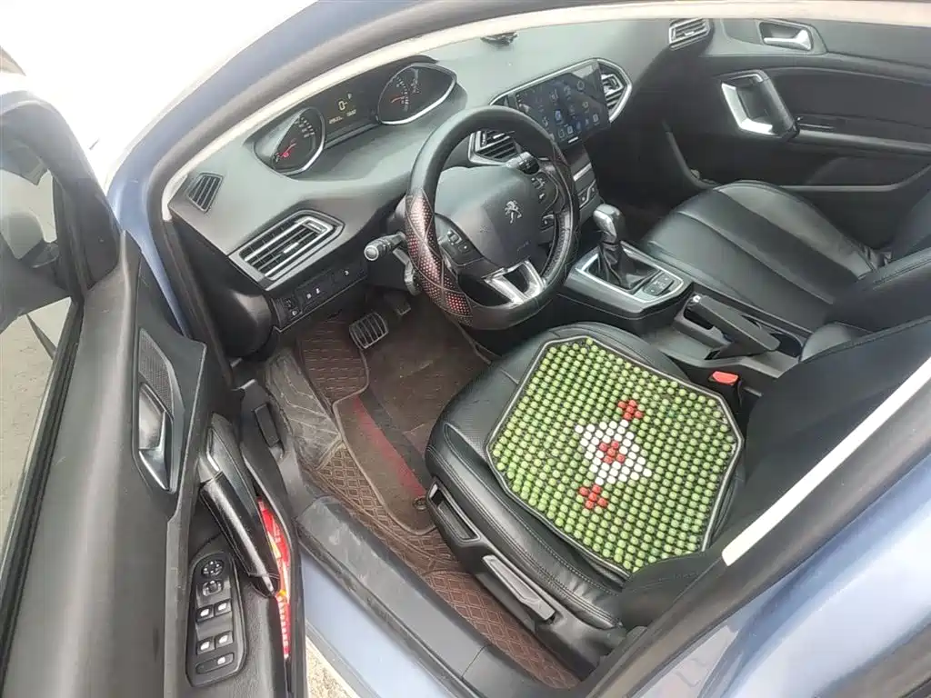 Peugeot 308S 2015 1.2T Auto Dynamic Edition фото 16