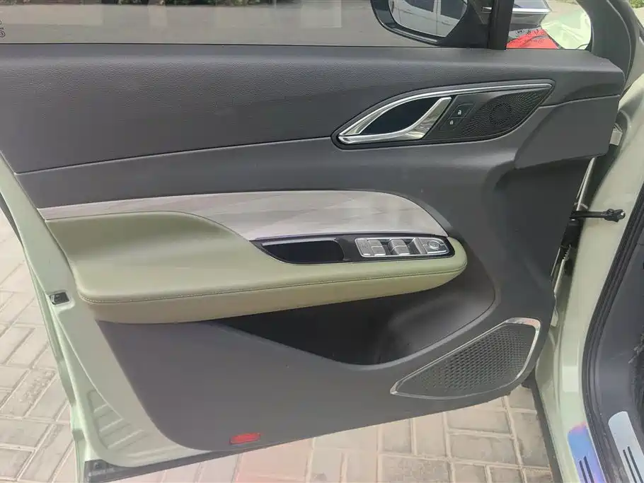 Hongqi HS3 2023 2.0T 4WD Achievement Edition фото 7