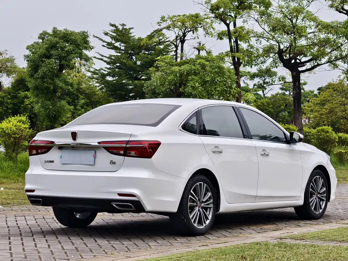 Roewe i6 2019 2019 PLUS 1.6L CVT 4G Connected Flagship Great Edition