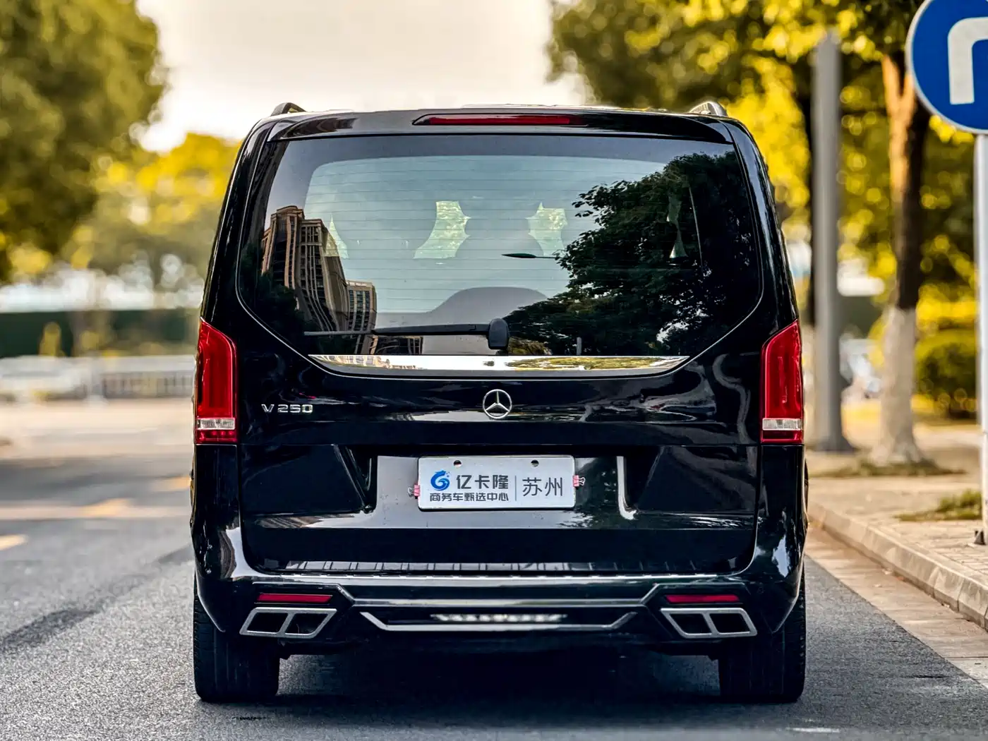 Mercedes-Benz V-Class 2018 V 260 L Premium Long Version China V фото 37