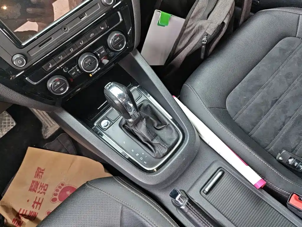 Volkswagen Sagitar 2018 280TSI DSG Luxury фото 14