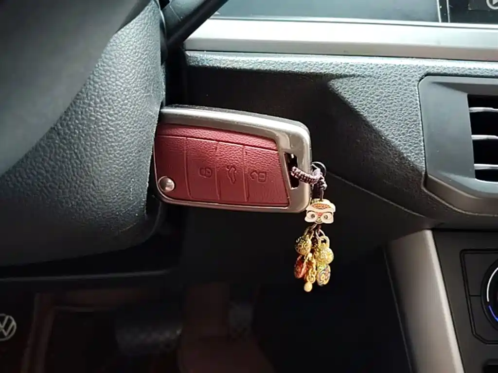 Volkswagen Polo 2019 Plus 1.5L Automatic Panorama Enjoyment Edition фото 9