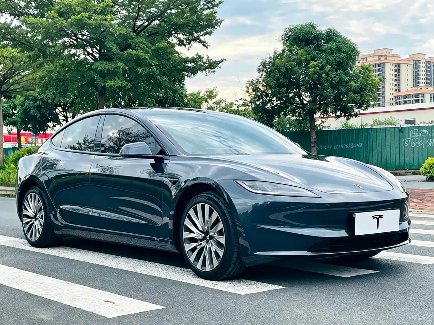 Фото 3 - Tesla Model 3