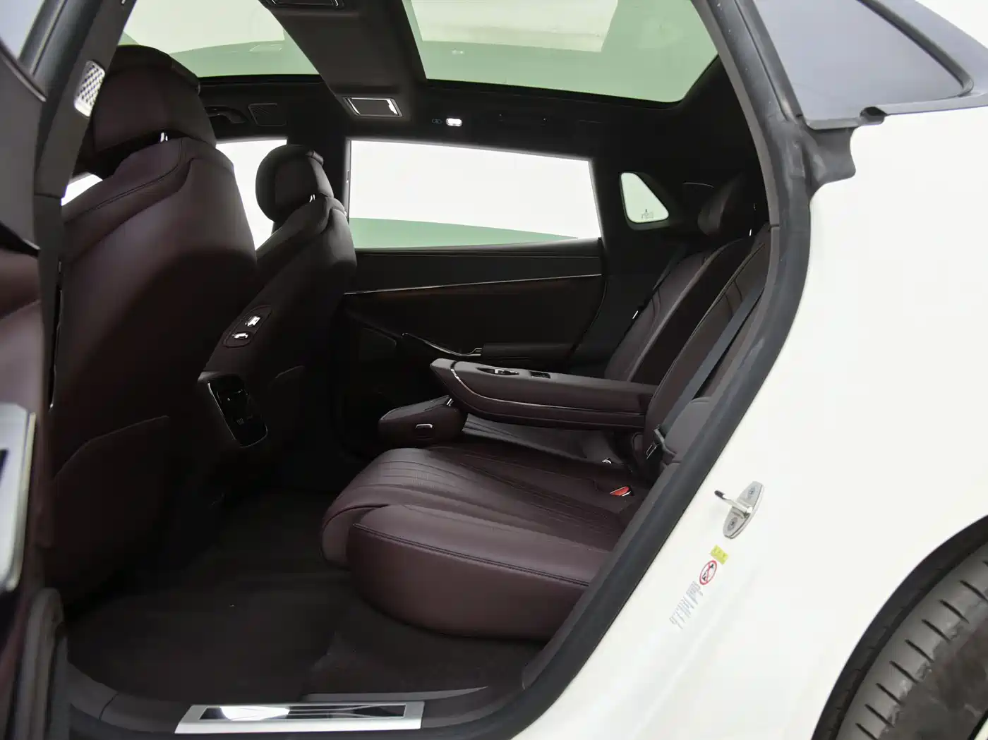 Denza Z9GT 2024 1100 AWD Ultra Edition фото 14