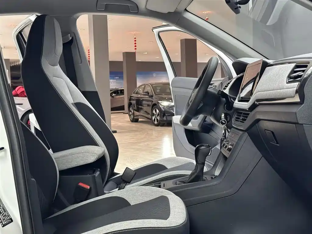 Volkswagen Tharu 2025 Model Rising Star 1.5L Advance Edition фото 18