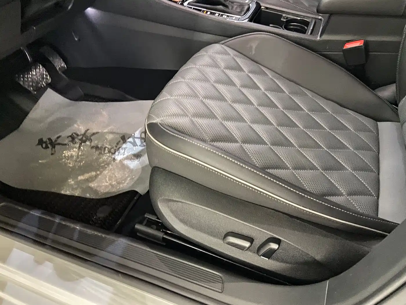 Volkswagen Sagitar 2023 Model Year 280TSI DSG Surpass Edition фото 18