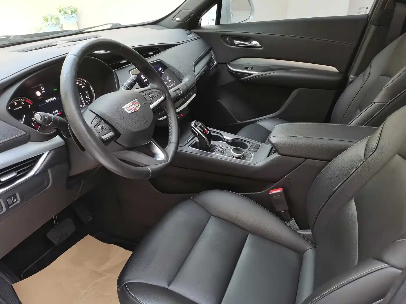 Cadillac XT4 2020 28T FWD Leading Trim фото 15