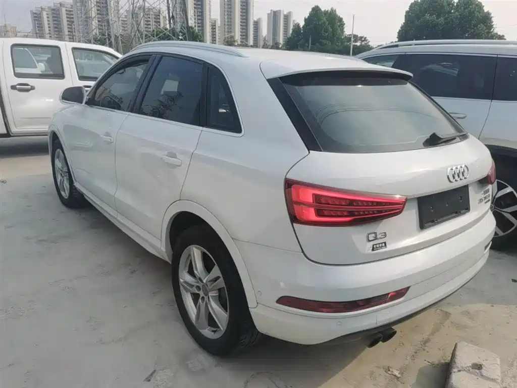 Audi Q3 2016 35 TFSI quattro All-Wheel Drive Fashion Edition фото 5