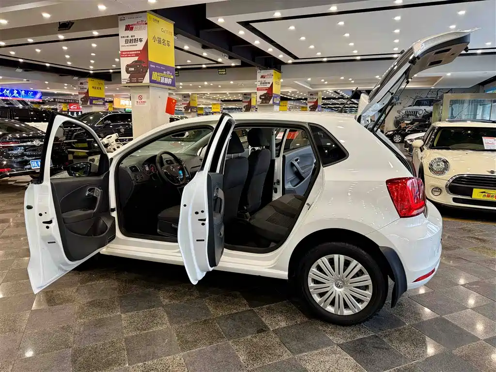 Volkswagen Polo 2018 1.5L Auto Comfort фото 25