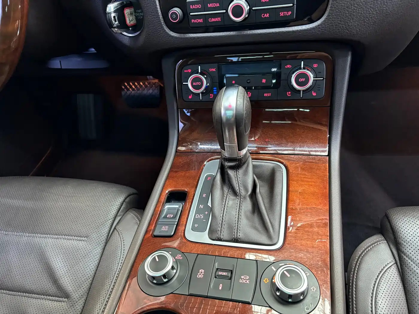 Volkswagen Touareg 2015 3.0TSI Radiance Limited Edition фото 7