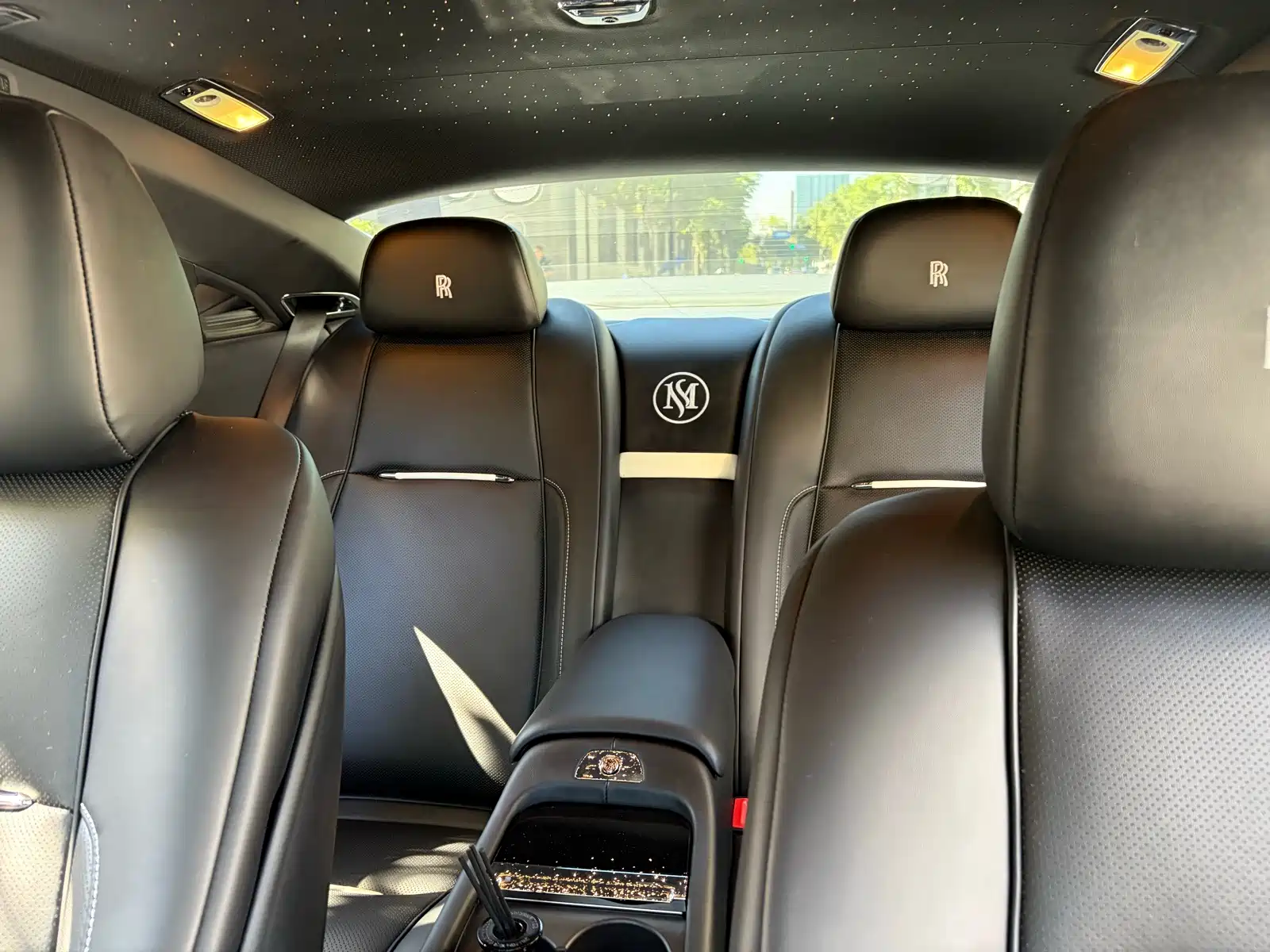 Фото 9 - Rolls-Royce Wraith