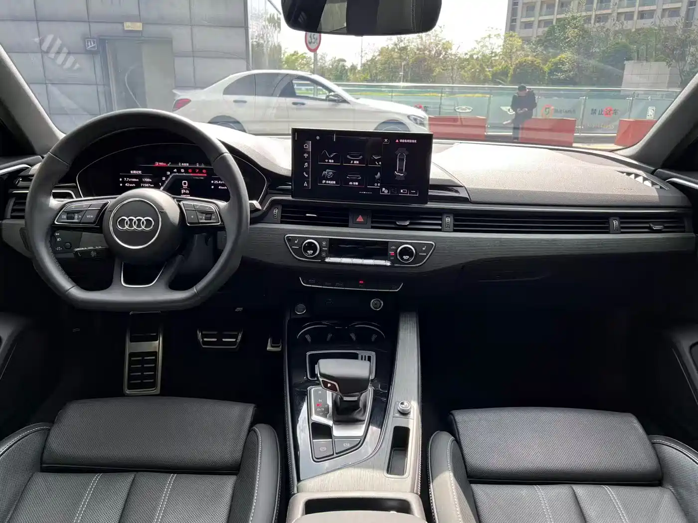 Audi A4L 2023 40 TFSI Luxury Sport фото 12