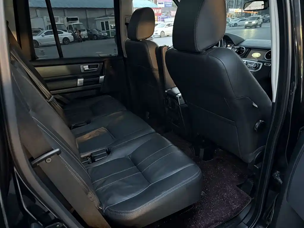 Land Rover Discovery 2016 3.0 SC Gloss Black Collector's Edition HSE фото 19