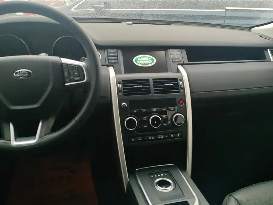 Land Rover Discovery Sport 2018 240PS SE Edition фото 13