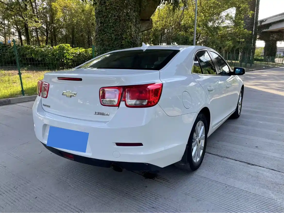 Chevrolet Malibu 2014 2.0L Automatic Luxury фото 8