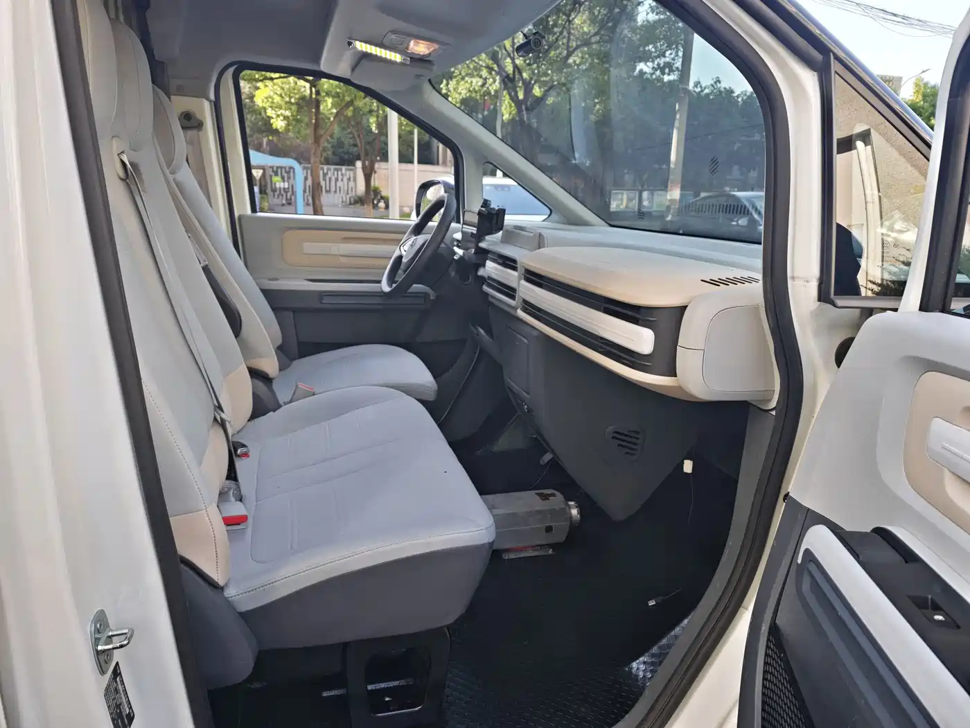 Maxus Dana V1 2025 2023 Model V1 Short Wheelbase High Roof (43kWh)