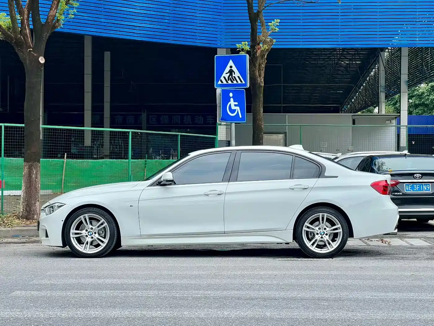 BMW 3 Series 2018 320Li Leading M Sport Package фото 3