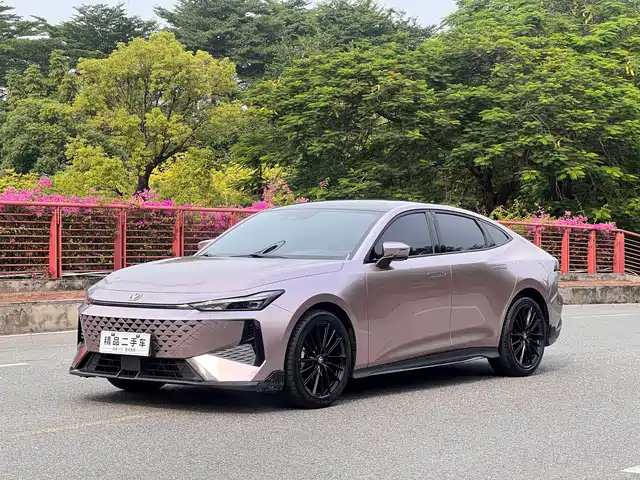 Changan UNI-V 1.5T, Премиум Спорт