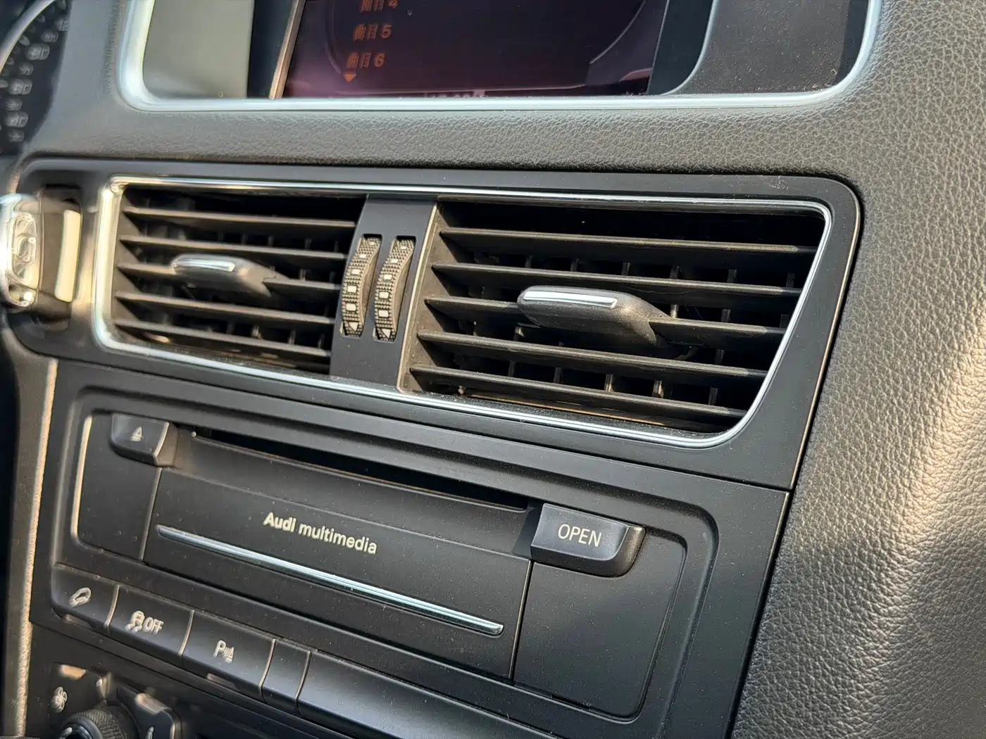 Audi Q5 2012 2.0TFSI Comfort фото 34
