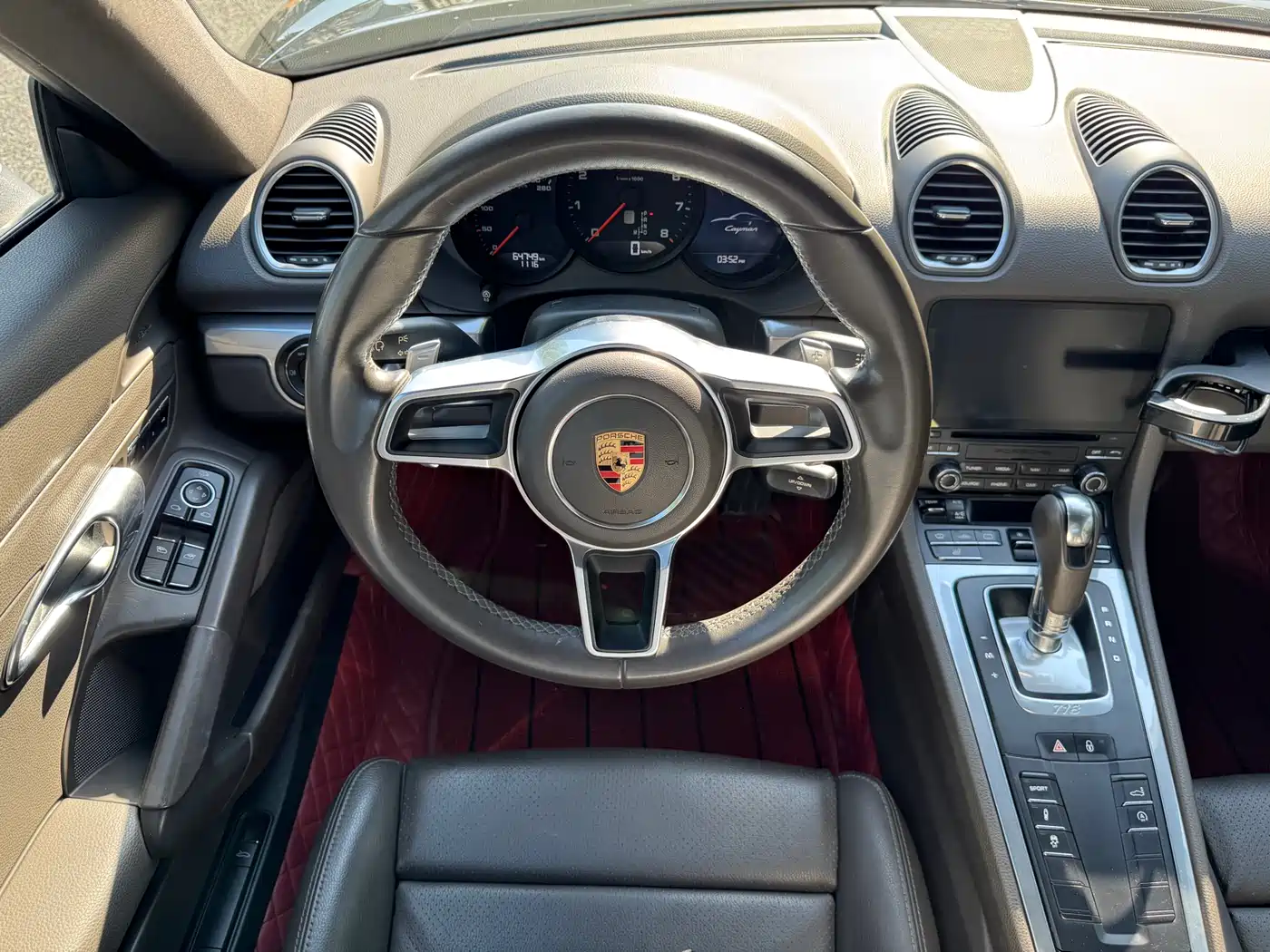 Porsche 718 2018 Cayman 2.0T фото 8