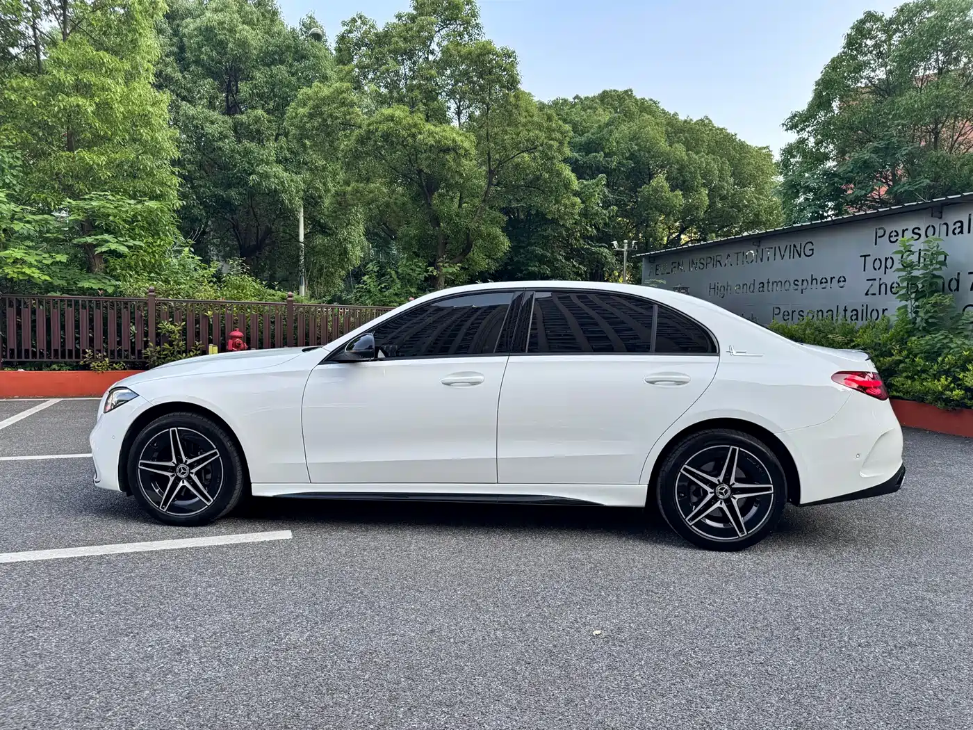 Mercedes-Benz C-Class 2025 Facelift C 260 L Night Sport Edition фото 8