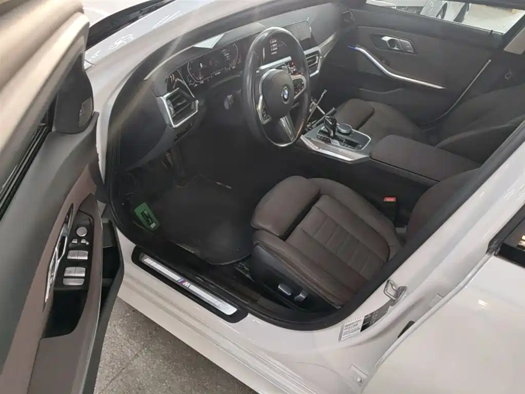 BMW 3 Series 2021 Facelift 325i M Sport Shadow Edition фото 16