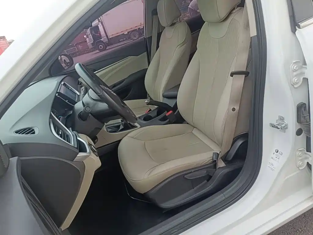 Фото 15 - Buick Excelle