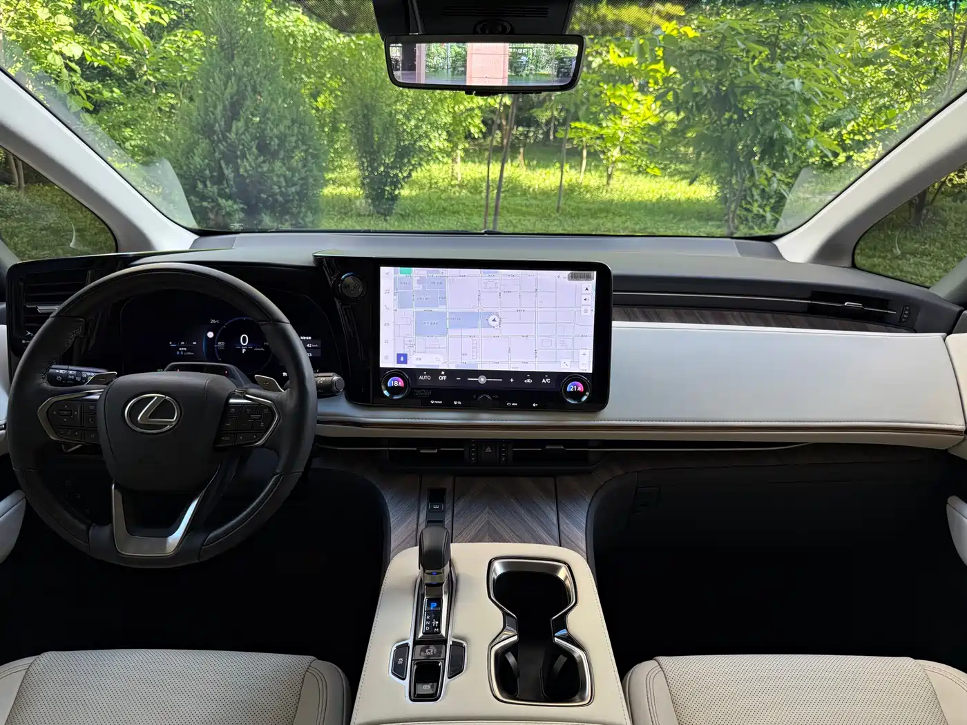 Lexus LM 2025 Model 500h Four-Seater Imperial Edition фото 12