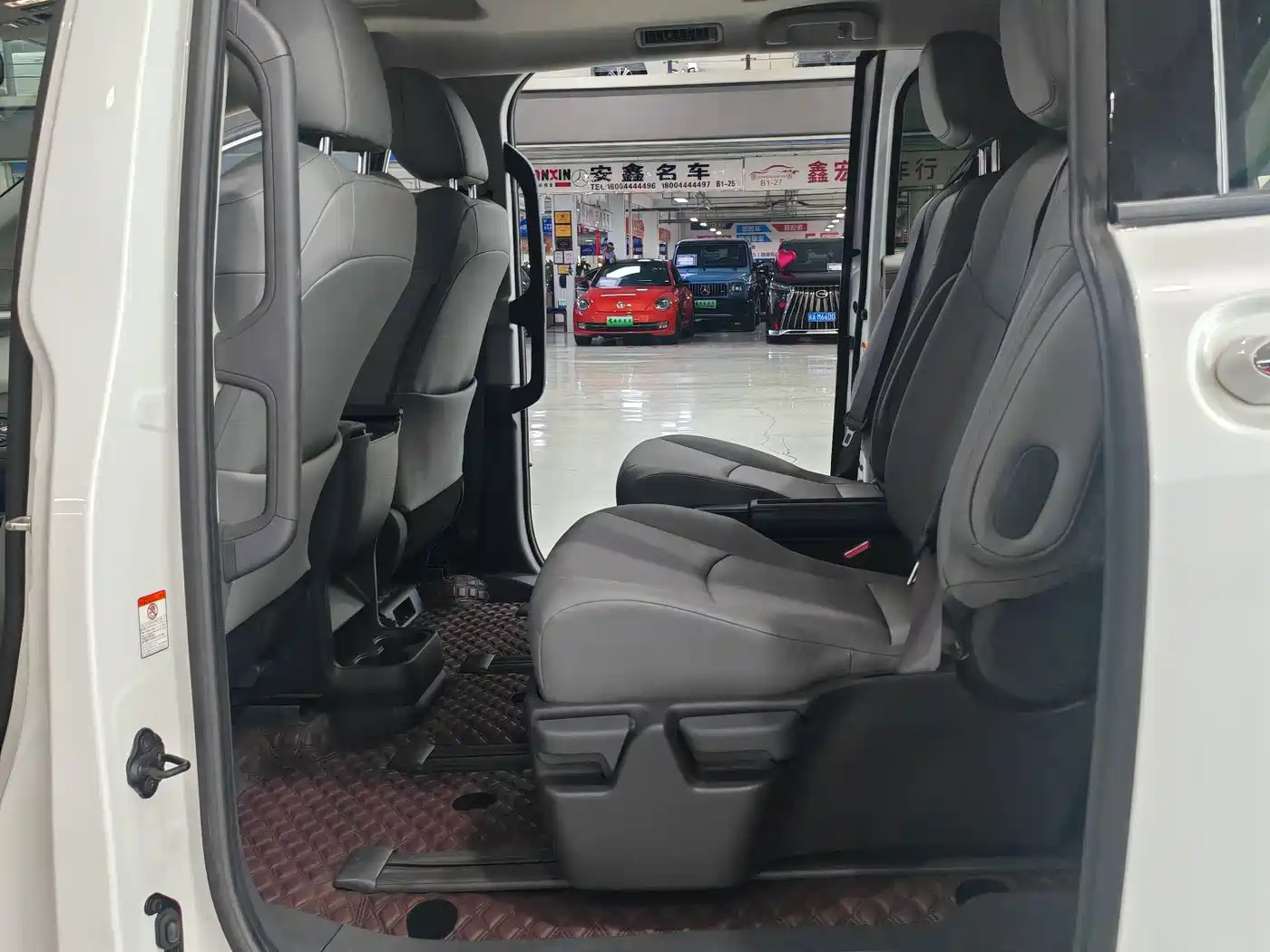 Toyota Granvia 2023 2.5L Hybrid Comfort Edition фото 5