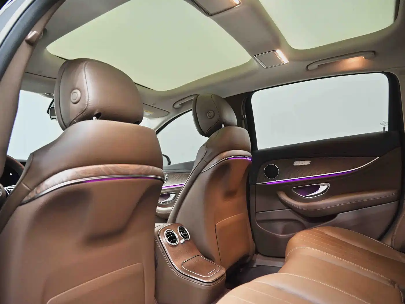 Mercedes-Benz E-Class 2022 E 300 L Fashion фото 24