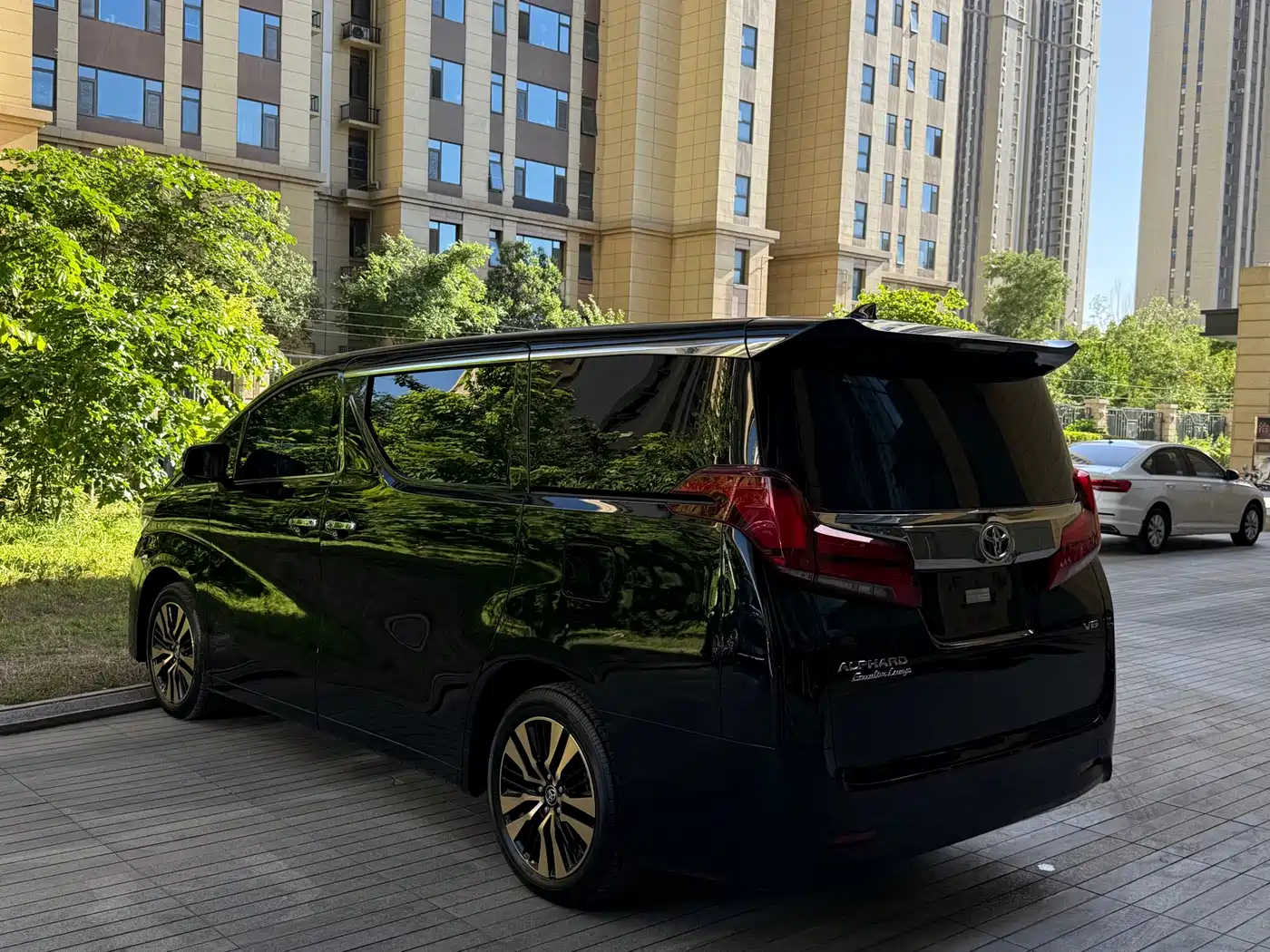 Toyota Alphard 2018 Facelift 3.5L Premium Edition фото 5