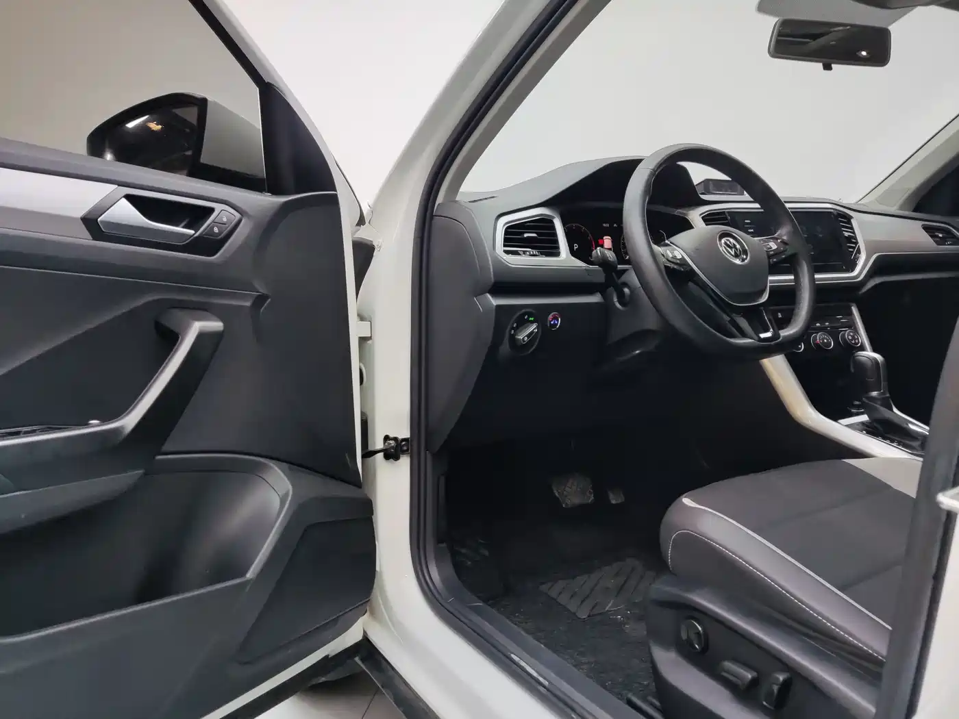 Volkswagen T-ROC 2022 280TSI DSG 2WD Elite PLUS фото 9