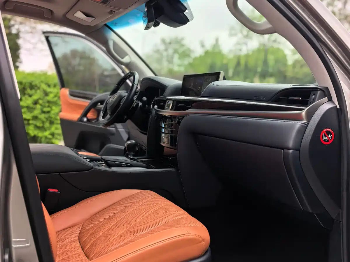 Lexus LX 2019 570 Peak Special Edition фото 11