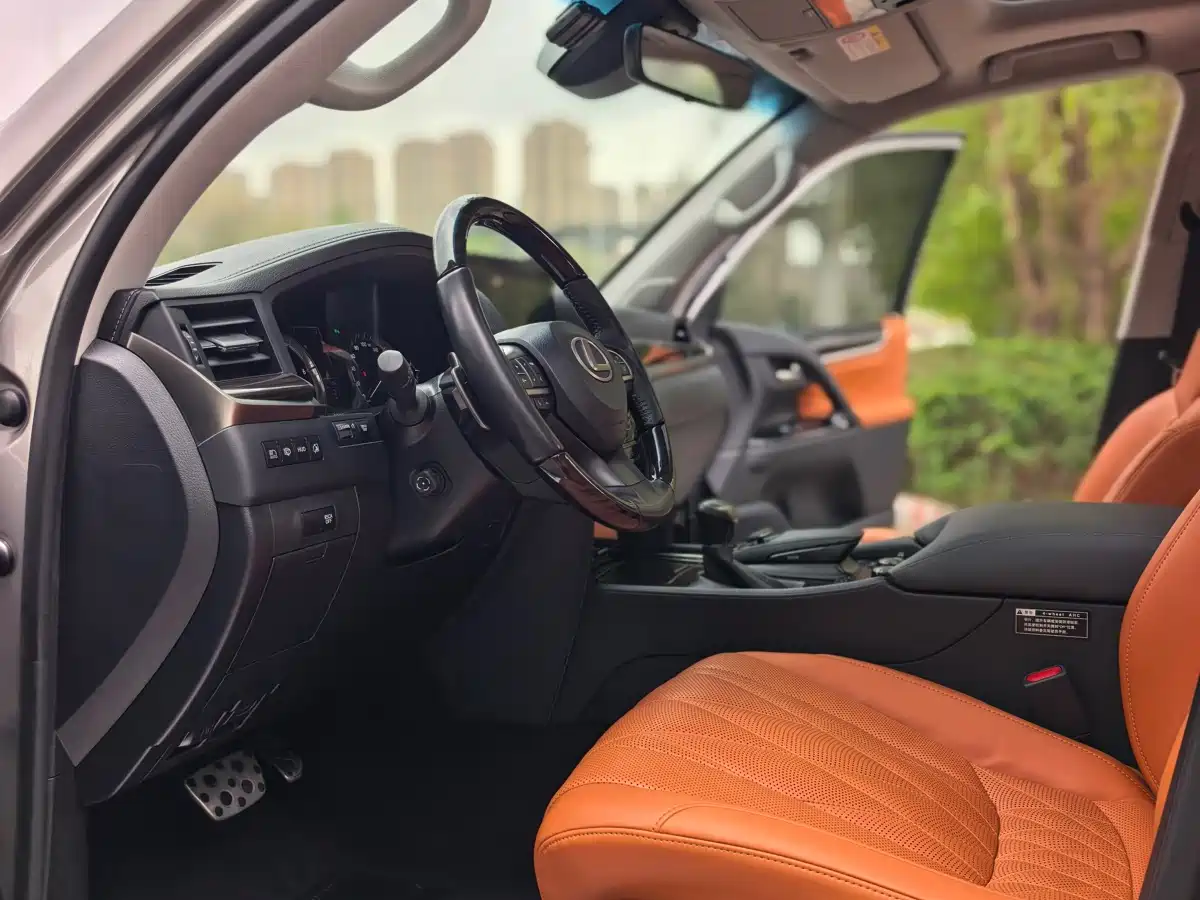 Lexus LX 2019 570 Peak Special Edition фото 8
