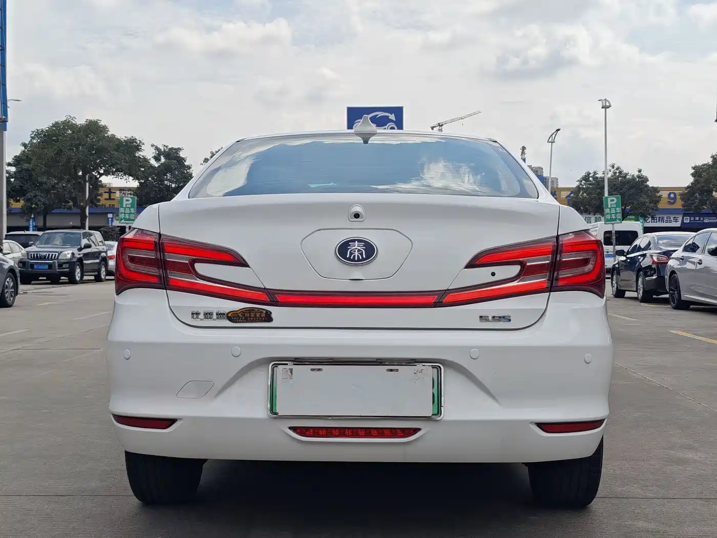 BYD Qin New Energy 2017 1.5T Premium Model фото 5