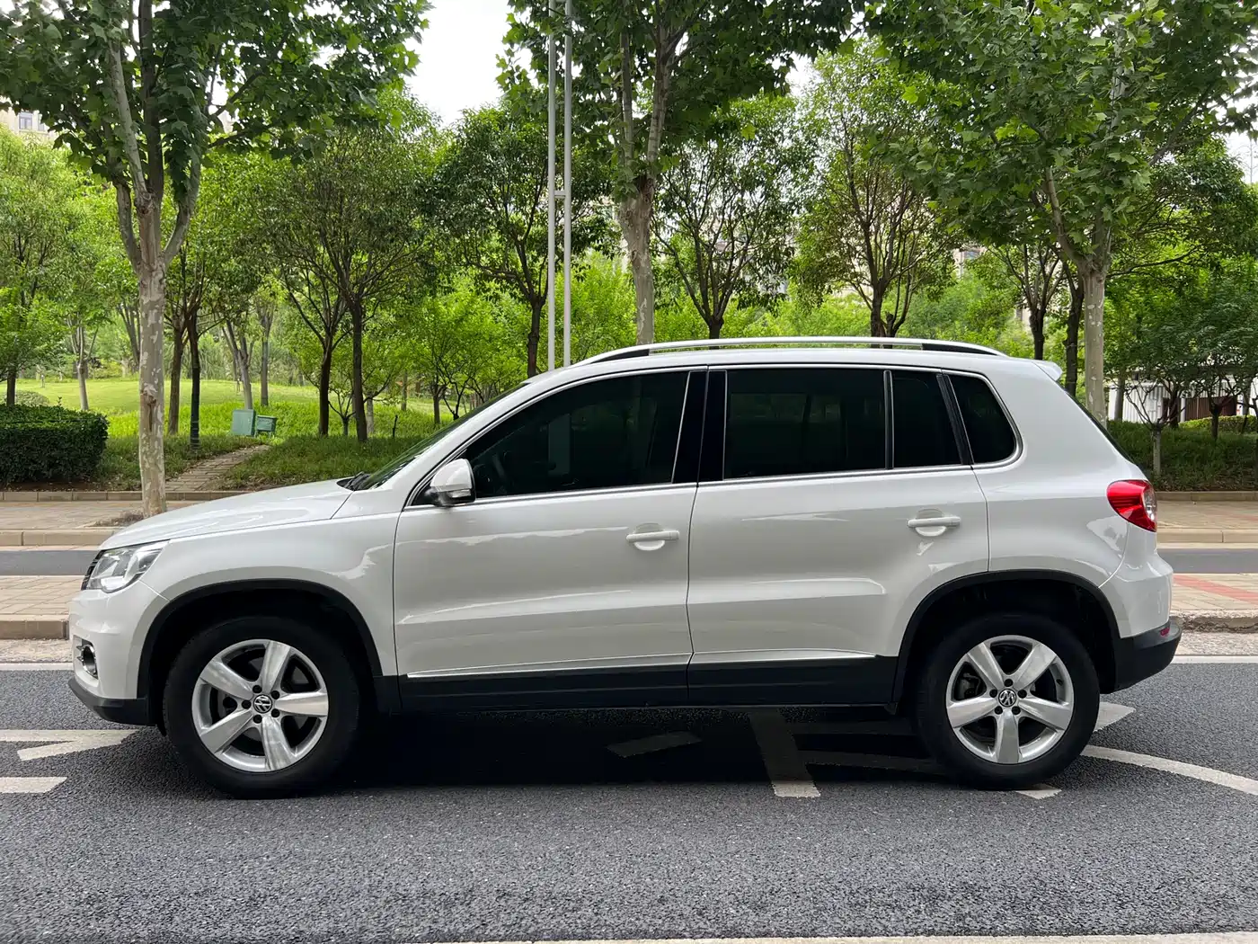 Volkswagen Tiguan 2010 1.8TSI Automatic 4WD Elite фото 30