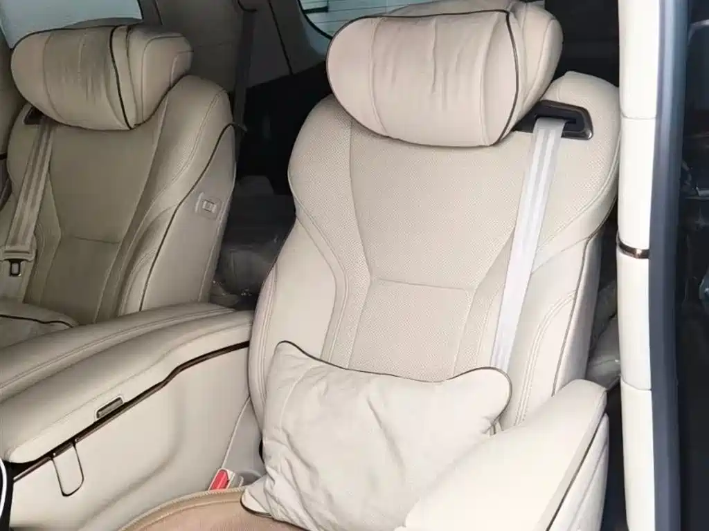 Lexus LM 2023 500h 6-Seater Prestige Edition фото 4