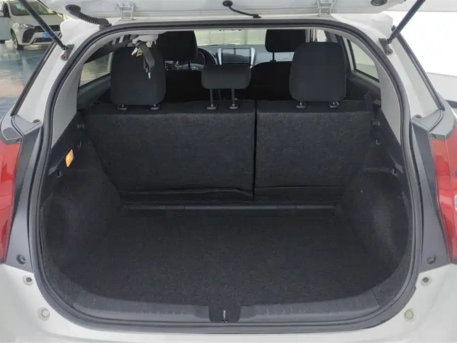 Toyota YARiS L Zhi Xuan 2019 1.5E CVT MeiDong Edition China VI фото 4