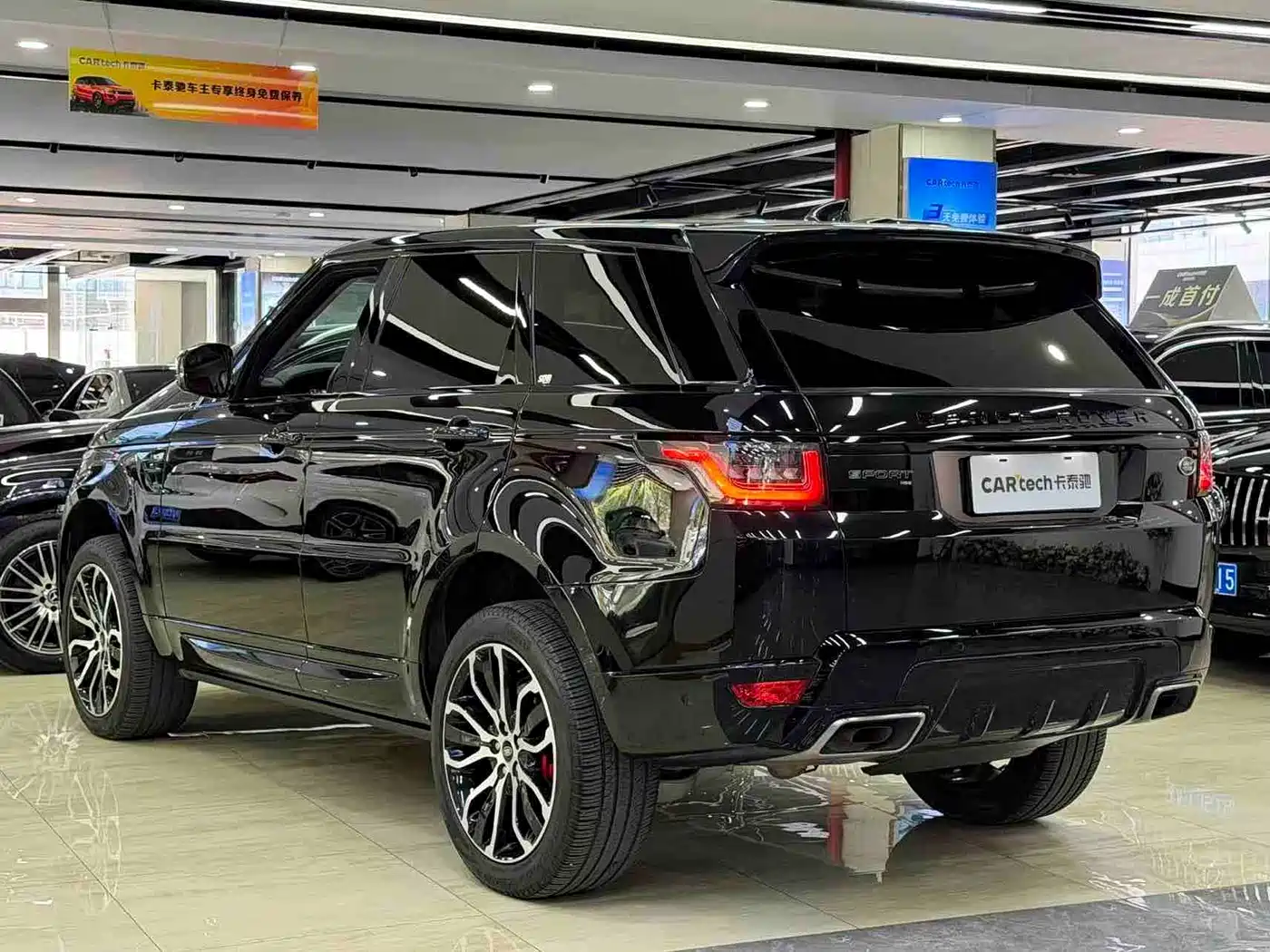 Land Rover Range Rover Sport 2022 3.0 L6 Gloss Black Edition фото 6